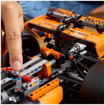 LEGO Technic McLaren MCL39 F1 Car 42228 1:8 Scale 1675 Pieces