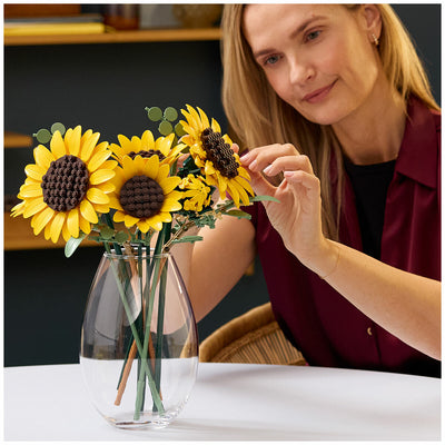 LEGO Botanicals Sunflower Bouquet 11502 Adjustable 686-Piece Set