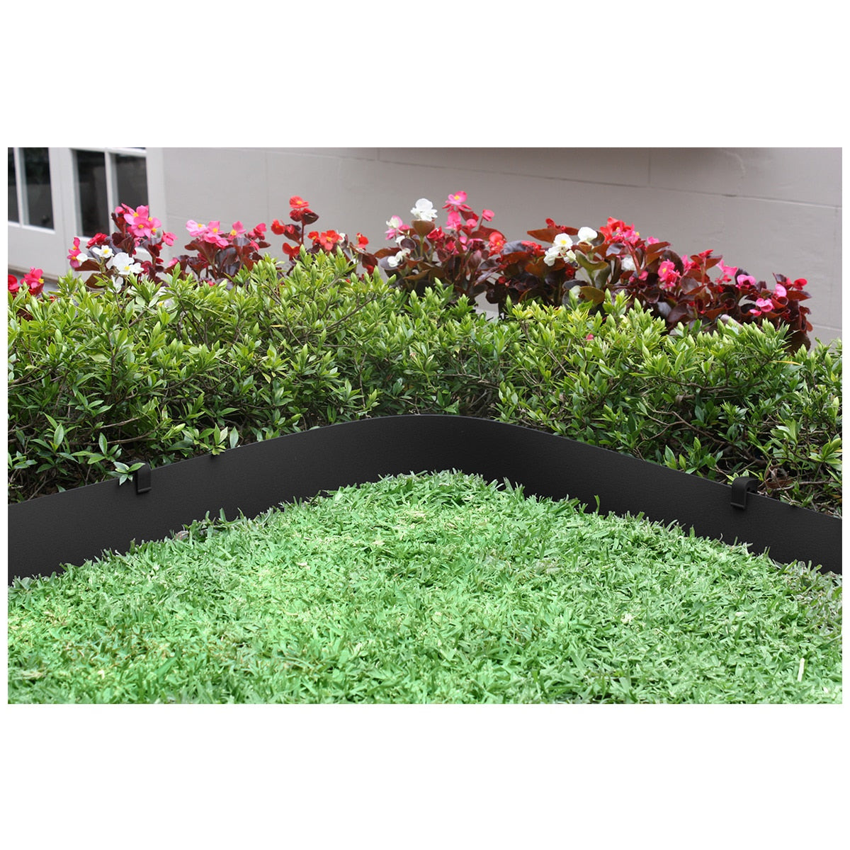 Greenlife Plastic Garden Edging 2 x (1000 x 15cm) With 20 Pegs Black