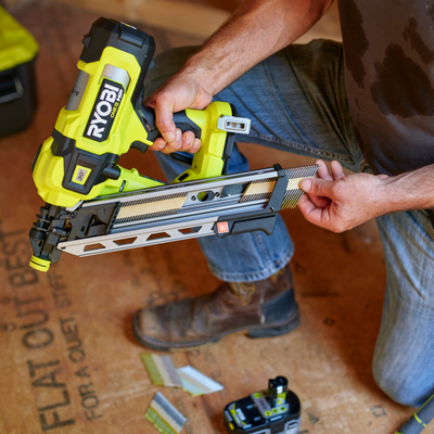 Ryobi 18V ONE+ HP Brushless AirStrike Framing Nailer 30-34° - 4Ah Kit - Cordless