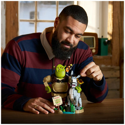 LEGO Shrek Donkey and Puss in Boots Figure Building Set Display Model 72423