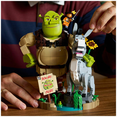 LEGO Shrek Donkey and Puss in Boots Figure Building Set Display Model 72423