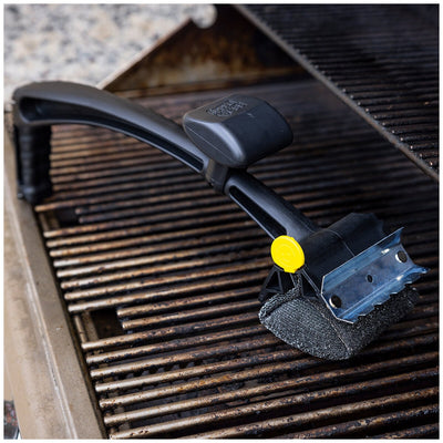 Scrub Daddy BBQ Daddy Steam Cleaning Grill Scrubber, Bristle-Free with Steel Scraper and Refill Head