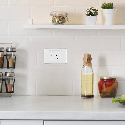 Deta Single Power Point - 10Amp - Polycarbonate - Standard Outlet
