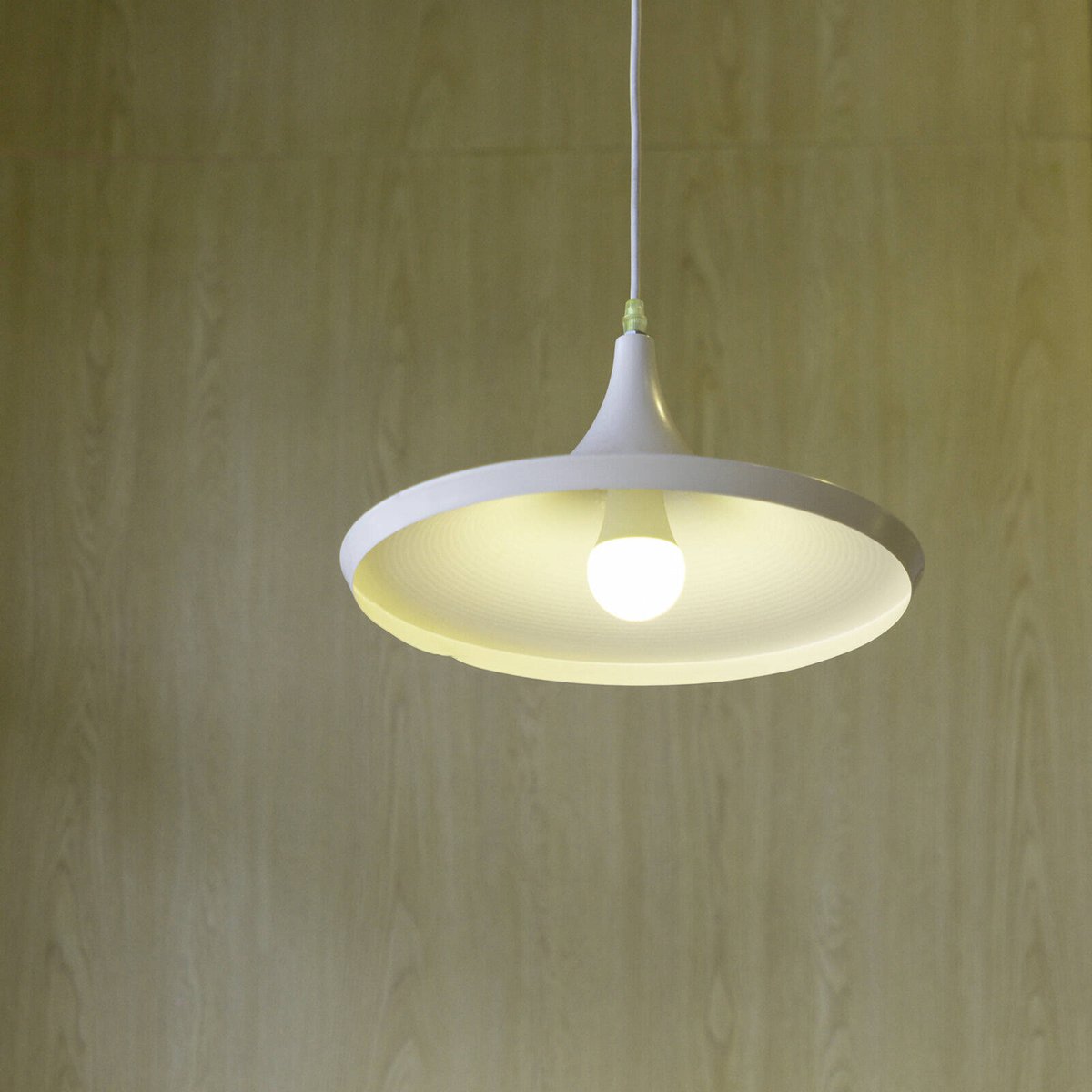 Arlec B22 LED Globe 1050lm 12W - Smart Colour Temperature Adjustable