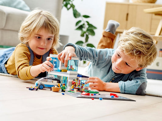 LEGO 60291 Family House: Eco-Friendly Playset with EV – view 2 - Auzzistore