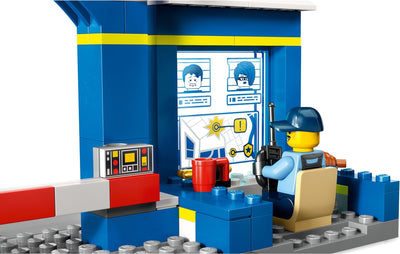 LEGO City Series 60370 Police Station Chase