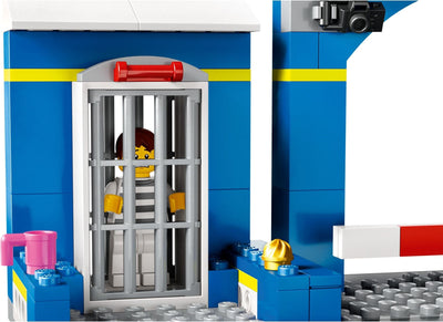 LEGO City Series 60370 Police Station Chase