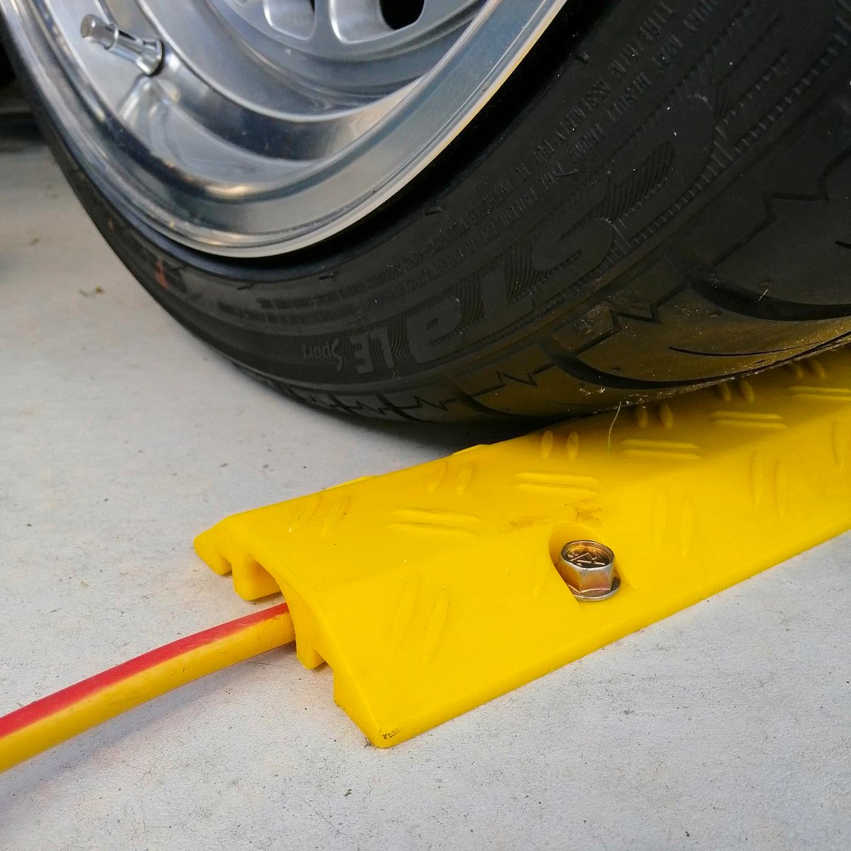 Stahl Heavy Duty Cable Cover 100mmx1m Pu Rubber Flexible Safety