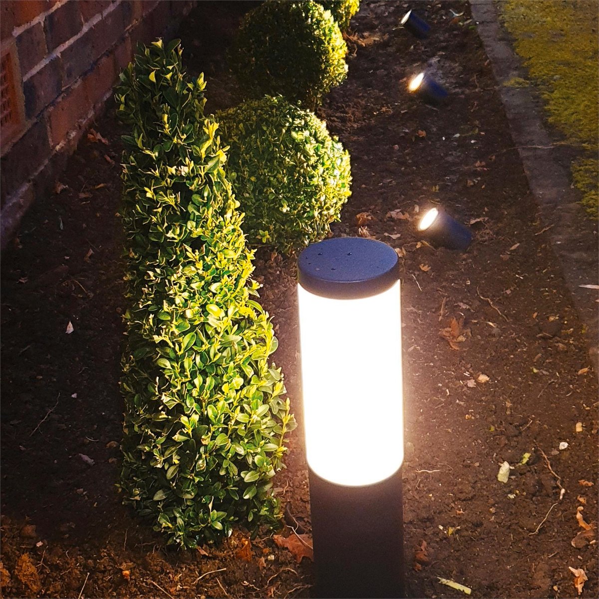 Elluminate Garden Spot Light - Large - Warm White - Plastic - Energy Efficient