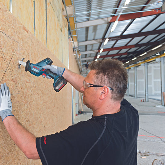 Bosch 18V Professional Sabre Saw Kit 5.0Ah - Compact Design - Low Vibration – view 2 - Auzzistore
