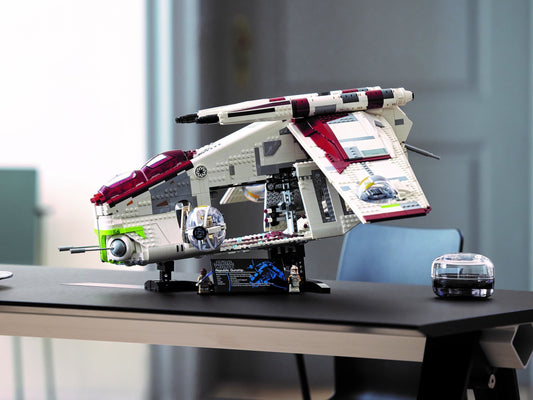 LEGO 75309 Republic Gunship - UCS Star Wars Set – view 2 - Auzzistore