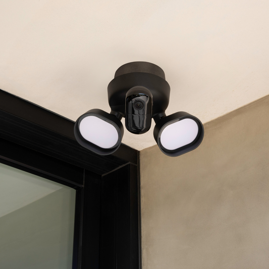Arlo Wired Floodlight Camera - 2K Resolution - 160° Field of View - Night Vision – view 2 - Auzzistore
