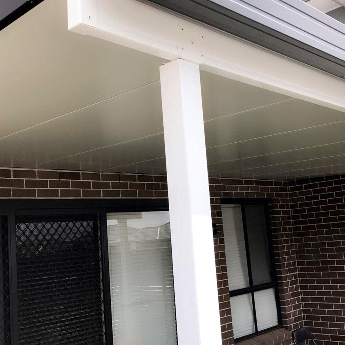 Alyspan Post Beam Connector 65mm Pearl White Galvanised Steel Easy Install