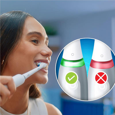 Oral-B iO Series 3 Electric Toothbrush - Clean & Whiten
