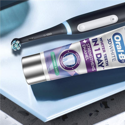 Oral-B 3D White Intensive Whitening Toothpaste - Freshness Blast 94g