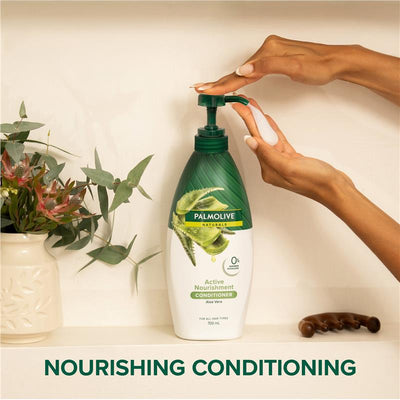 Palmolive Naturals Active Nourishment Conditioner 700ml - Aloe Vera & Fruit Vitamins