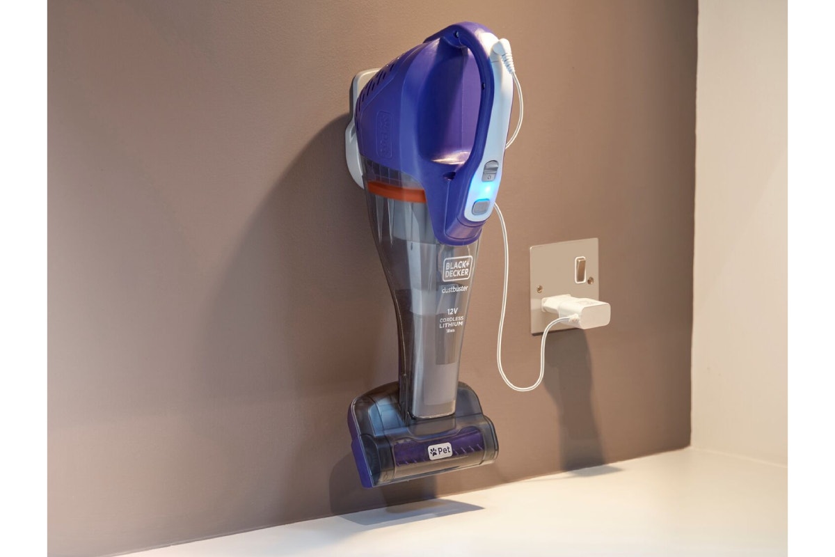 Black & Decker 12V Li-ion Pet Dustbuster Hand Vacuum (DVB315JP-XE)