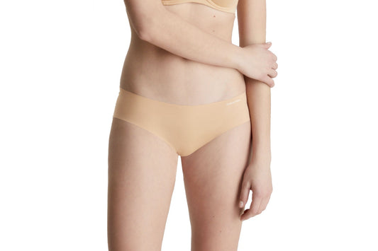 Calvin Klein Women's Invisibles Hipster (Light Caramel, Size S)