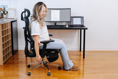 Ergolux EZ11 Ergonomic Mesh Office Chair with Footrest (Black)