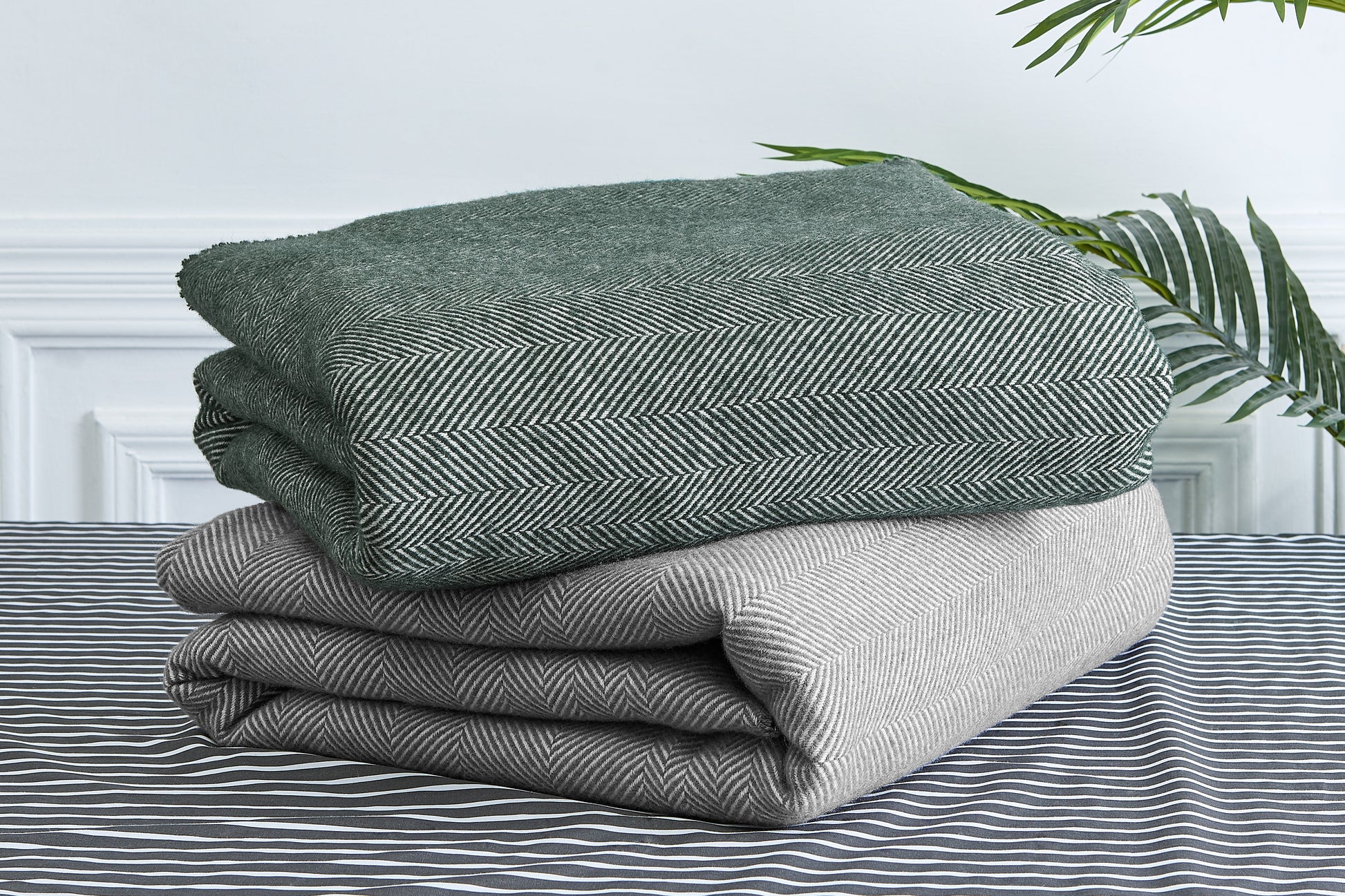 Trafalgar Herringbone Wool Blanket (Grey, Queen/King)