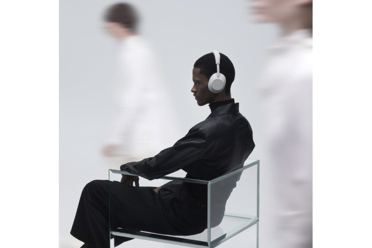 Sony WH-1000XM6 Wireless Noise Cancelling Over-Ear Headphones (Silver)