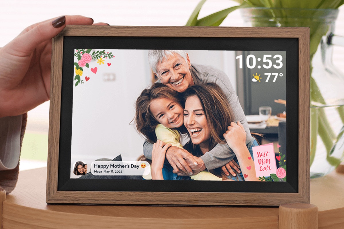 Kogan 15.6" Wi-Fi Digital Photo Frame with Frameo App (Brown)