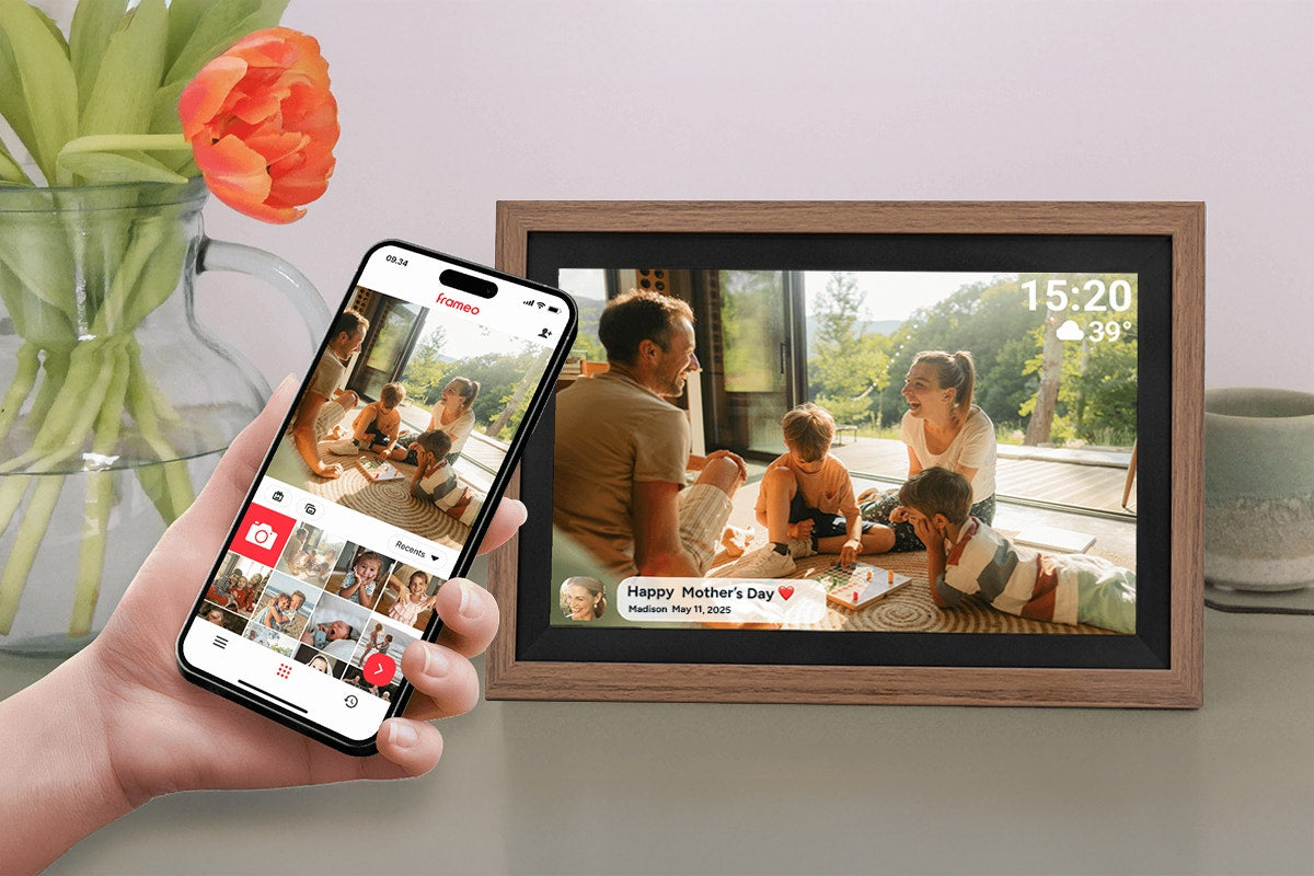 Kogan 15.6" Wi-Fi Digital Photo Frame with Frameo App (Brown)