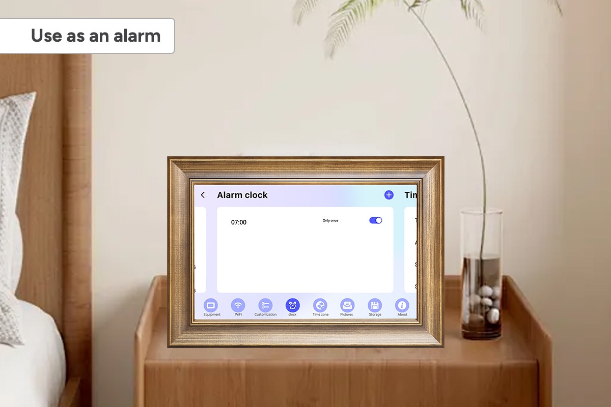 Kogan 10.1" Touch Screen Wireless Digital Photo Frame (Wood)