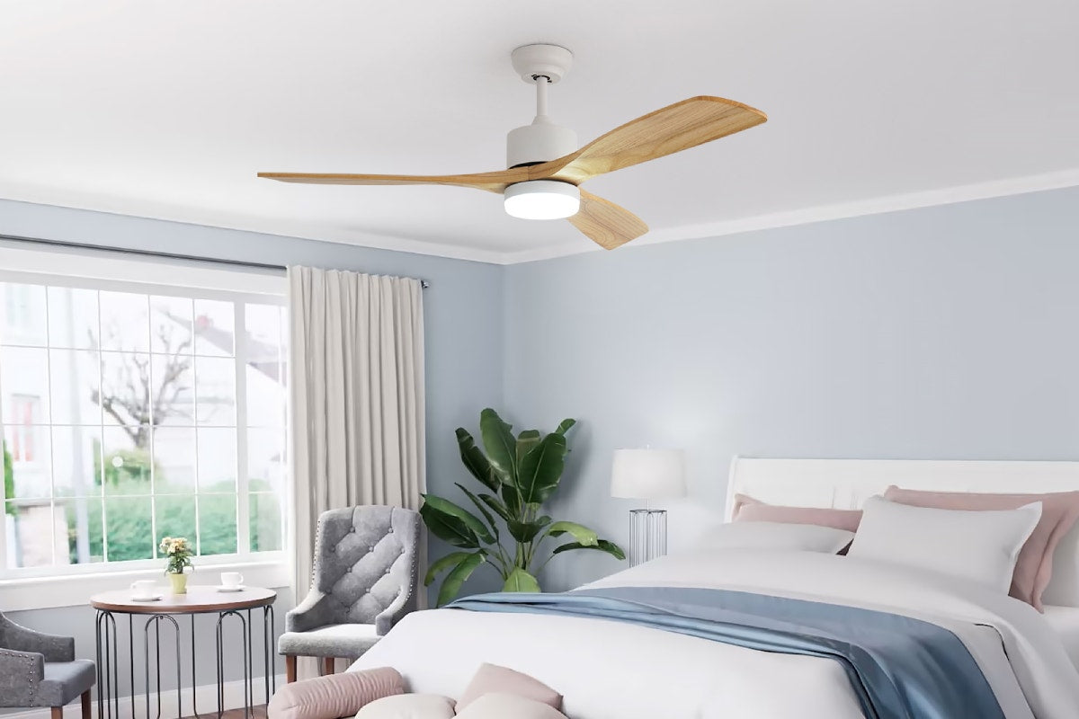 Kogan SmarterHomeâ„¢ 132cm DC Motor Ceiling Fan with LED Light (White & Natural)