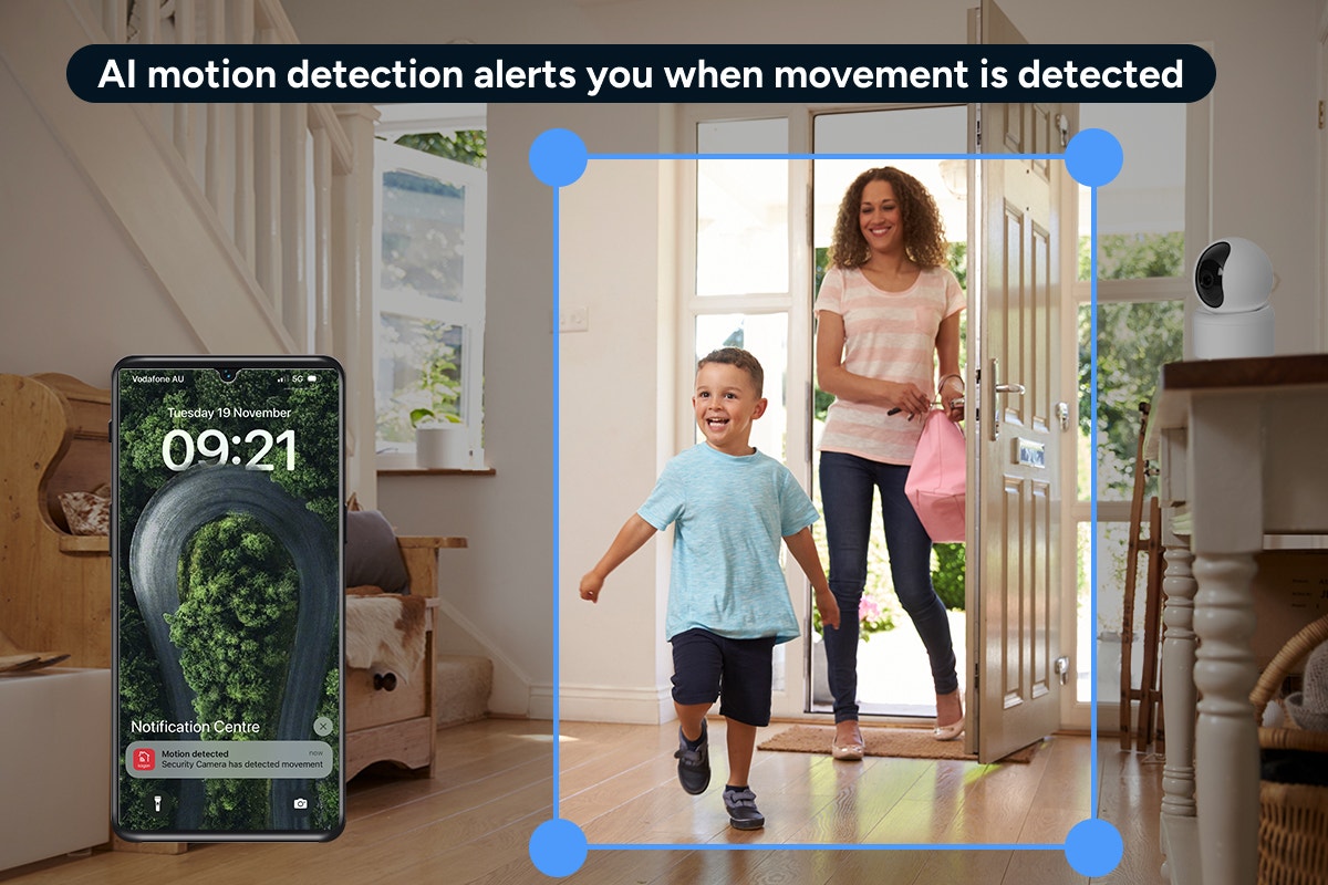 Kogan SmarterHome™ 4MP PTZ Motion Tracking Security Camera