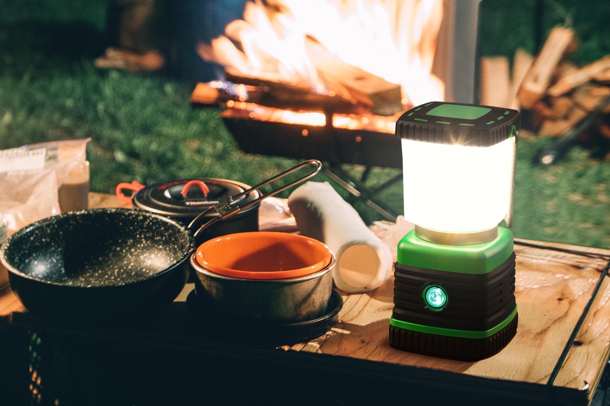 1000 Lumen Rechargeable Dimmable Portable Camping Lantern and Power Bank