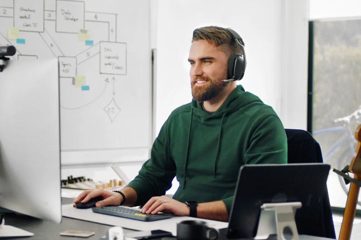 Logitech Zone Vibe 100 Wireless Over-Ear Headphones (Graphite)