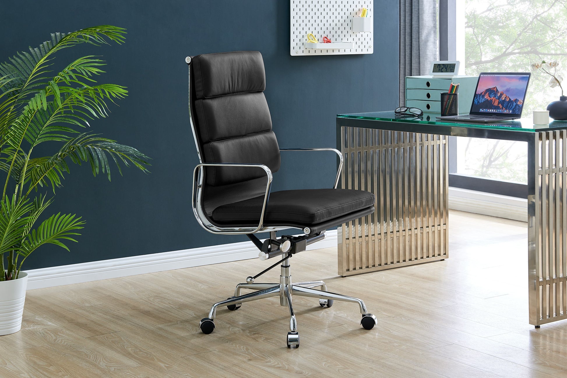 Matt Blatt Eames Group Standard Aluminium Padded High Back Office Chair Replica (Black Leather)