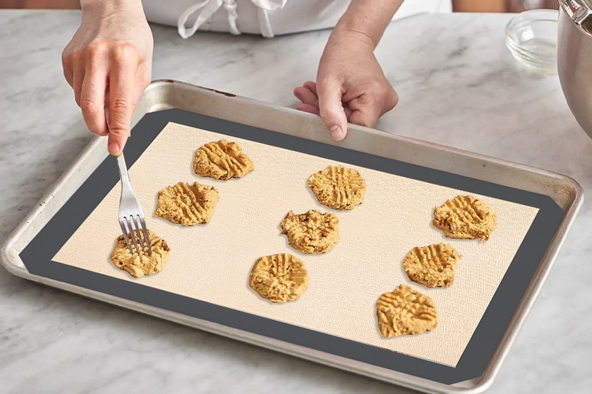 Reusable Silicone Baking Tray Mats (3 Pack)