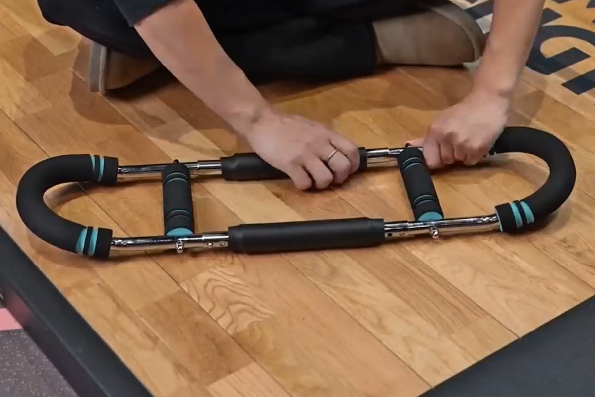 Adjustable U-Shaped Chest and Arm Trainer