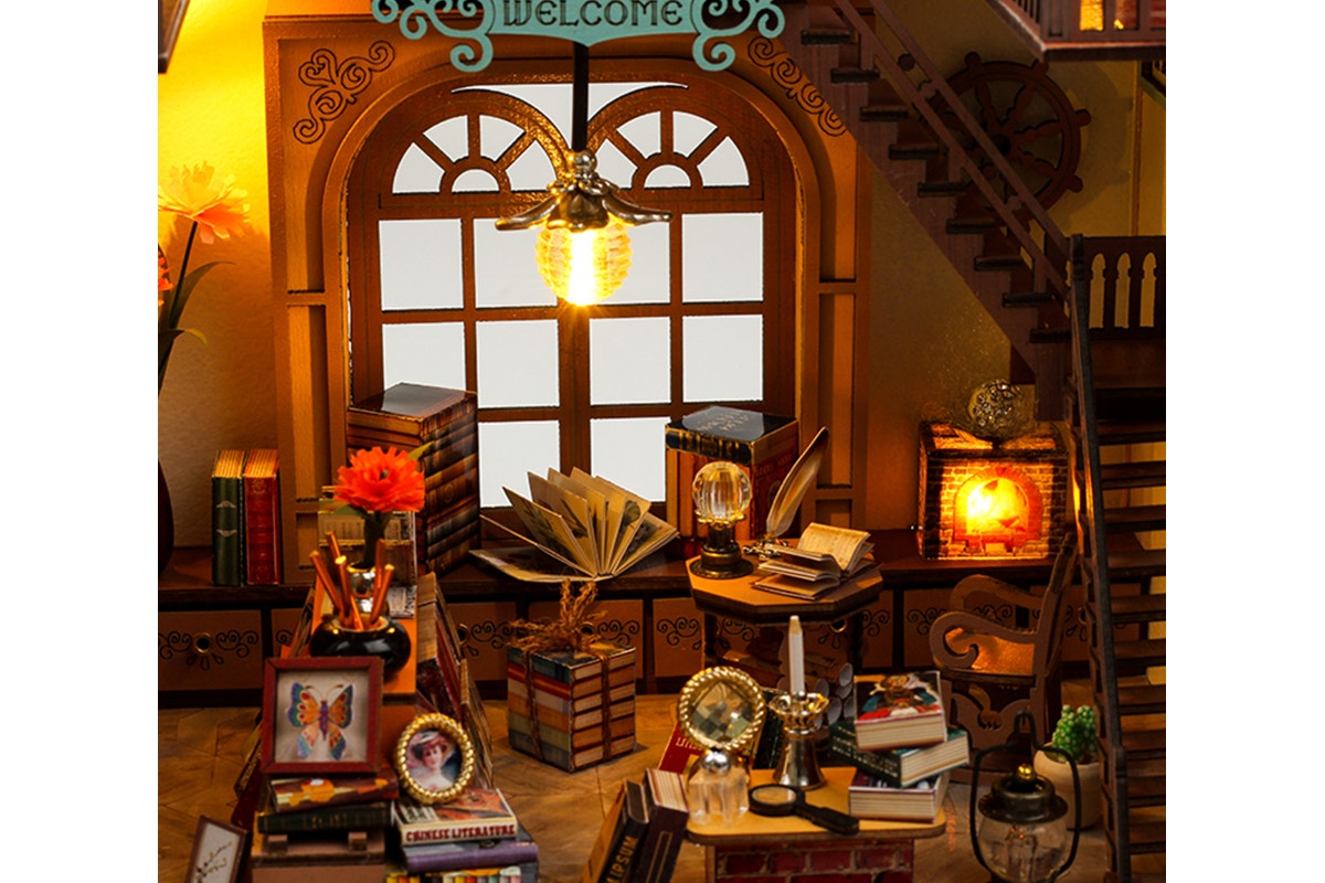 DIY Miniature Magic Book Shop Book Nook