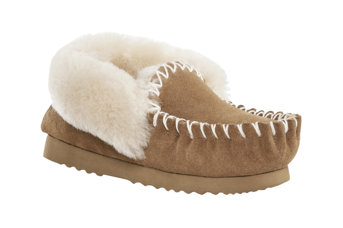 UGG Outback Premium Sheepskin Moccasin Slipper (Chestnut, Size 13M/14W US)