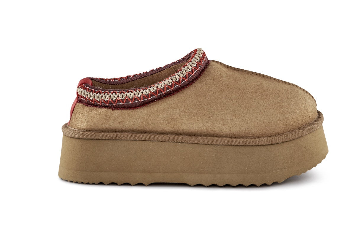 UGG Outback Maddie Slip On Boot  - Chestnut; Size 8M/9W US)