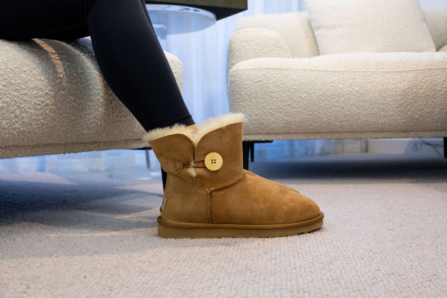 UGG Outback Australian Sheepskin Short Button Boot (Chestnut, Size 13M/14W US)