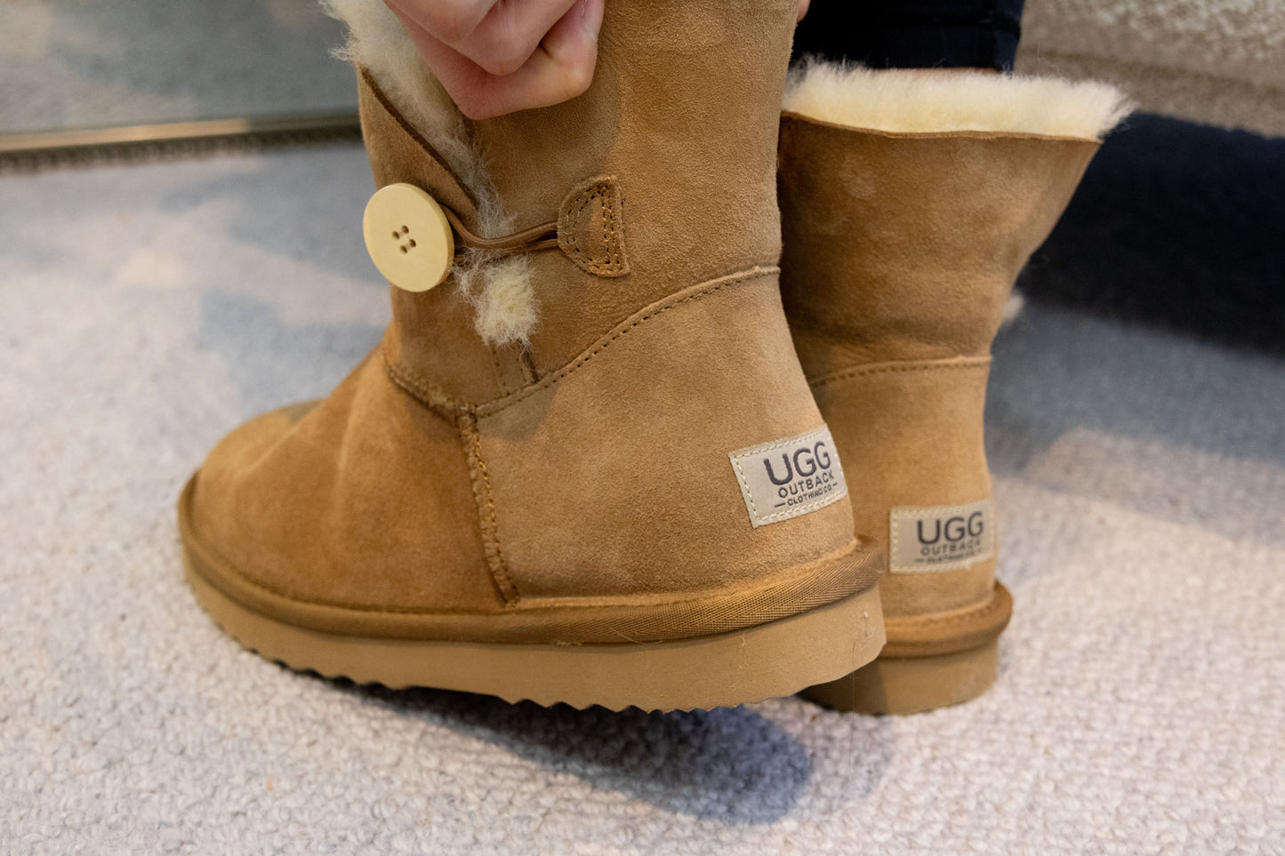 UGG Outback Australian Sheepskin Short Button Boot (Chestnut, Size 13M/14W US)