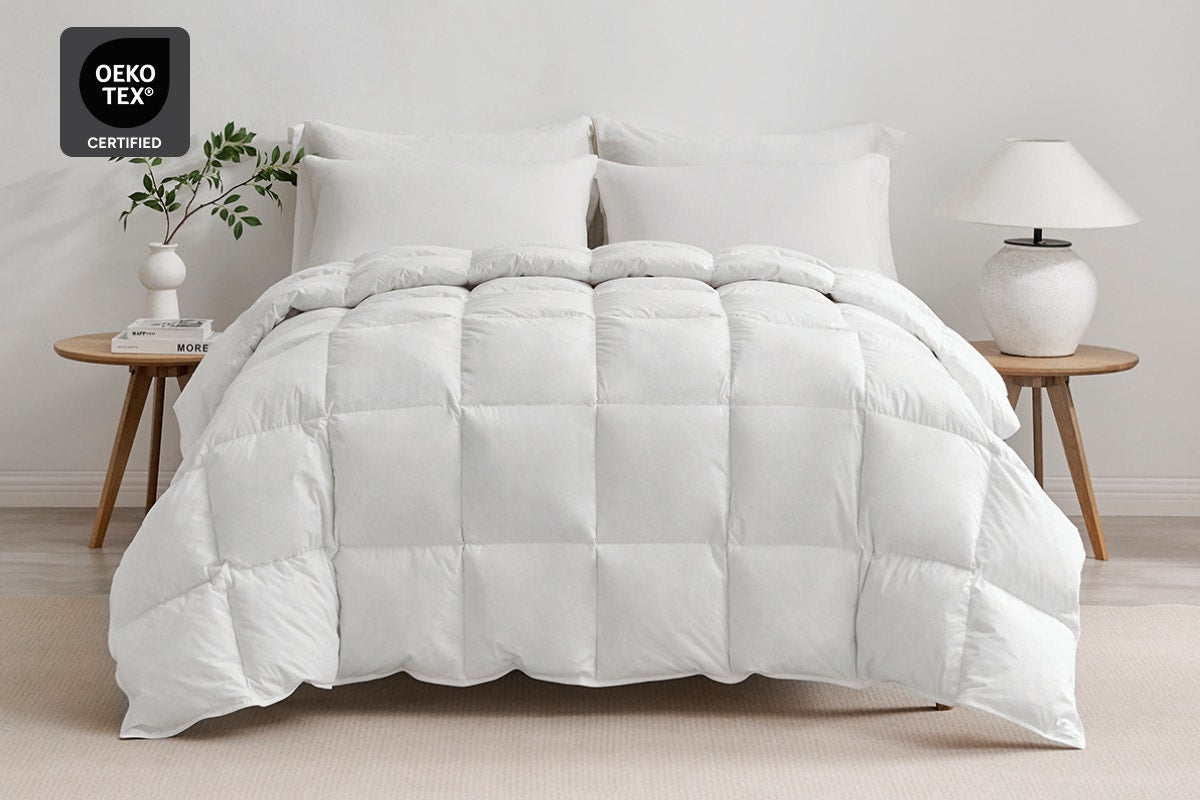 Ovela All Seasons Duck Down and Feather Quilt (Queen)