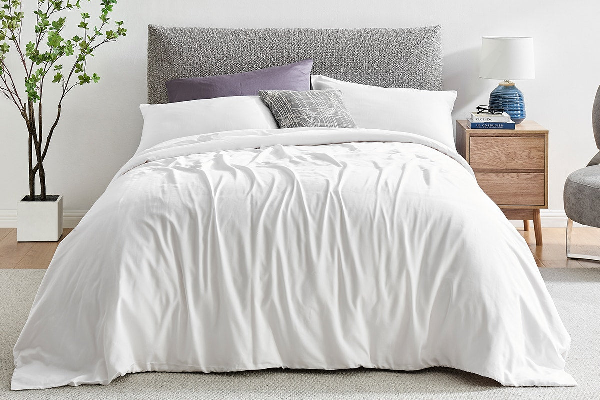 Ovela 1200TC Cotton Quilt Cover Set  - White; Single)