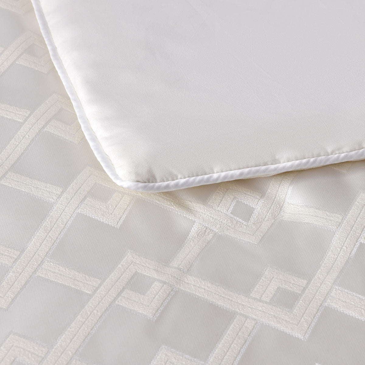 Bianca Firenze Pearl 6 Pcs Jacquard Geometric Comforter Set Queen/King