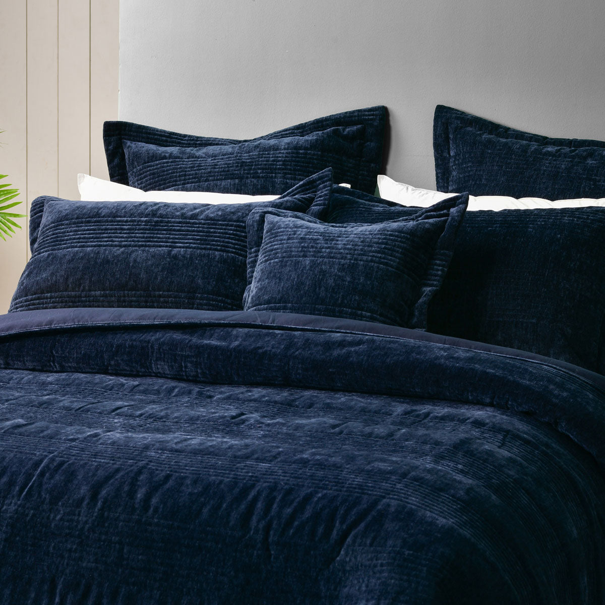 Bianca Cyrano Indigo Soft Velvet Polyester Quilted Coverlet Set Queen/King