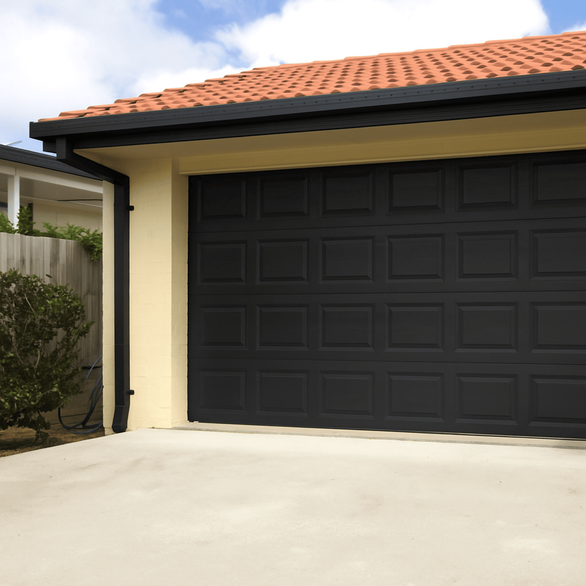 White Knight Rust Guard Black Satin Touch Up Spray Paint 300g Durable