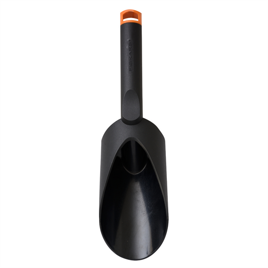 Fiskars Nyglass Potting Scoop - 100mm - Durable Nyglass - Ergonomic Design