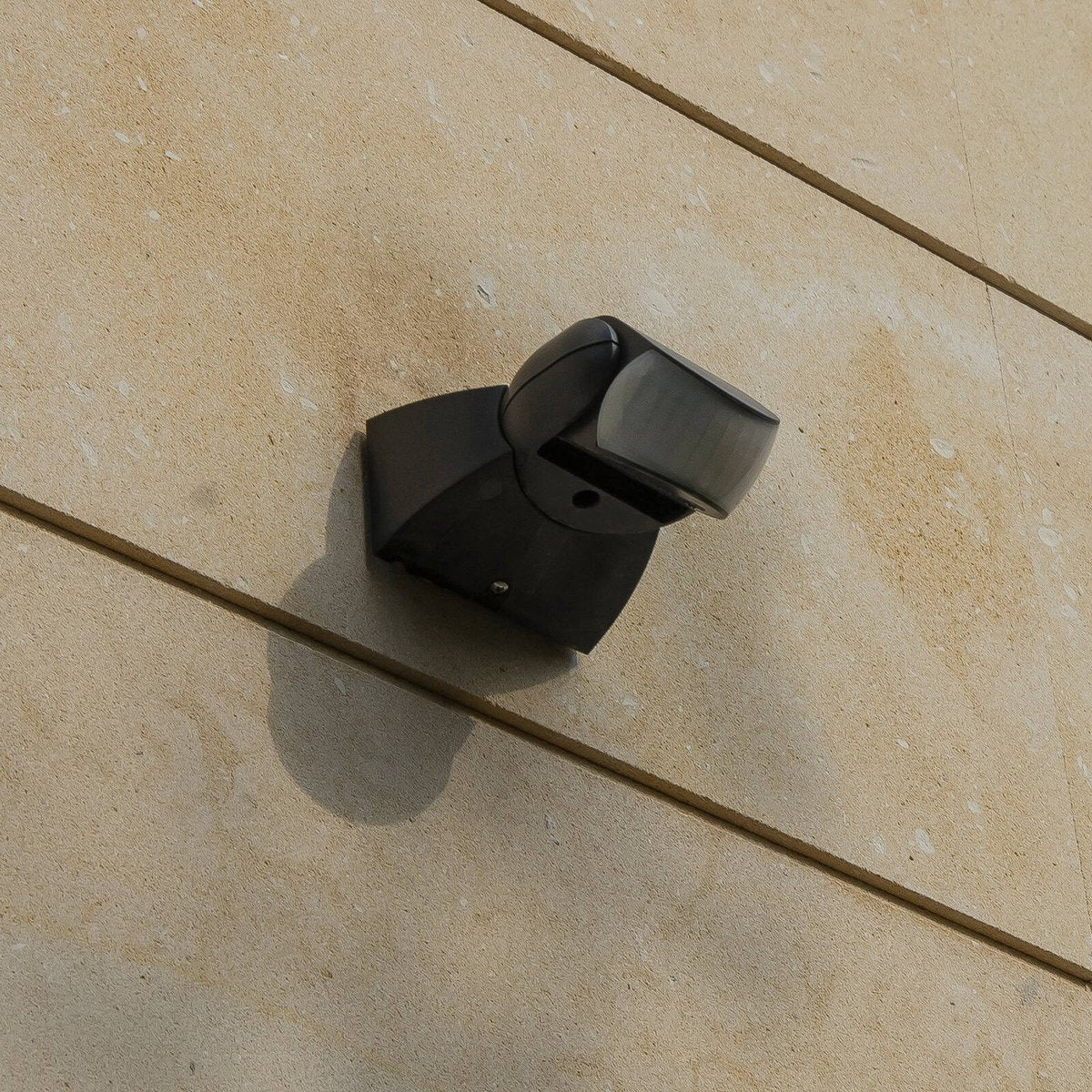 Deta Black PIR Security Sensor - 12m Range - Plastic - Weather Resistant