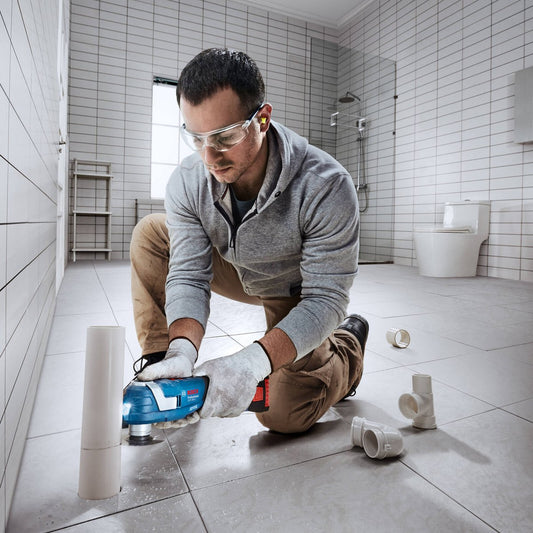 Bosch 18V Professional Multi Cutter Skin Only - 115mm x 95mm x 316mm - Quick Blade Change - Vibration Control – view 2 - Auzzistore