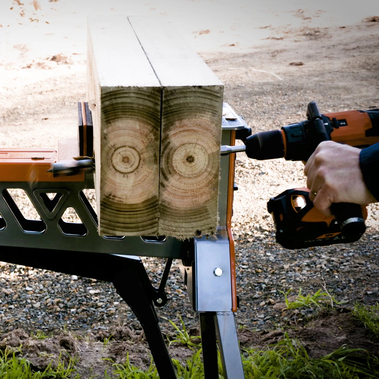 AEG Super Clamp - Heavy-Duty 1-Ton Clamping Force, 940mm Capacity, Steel Construction